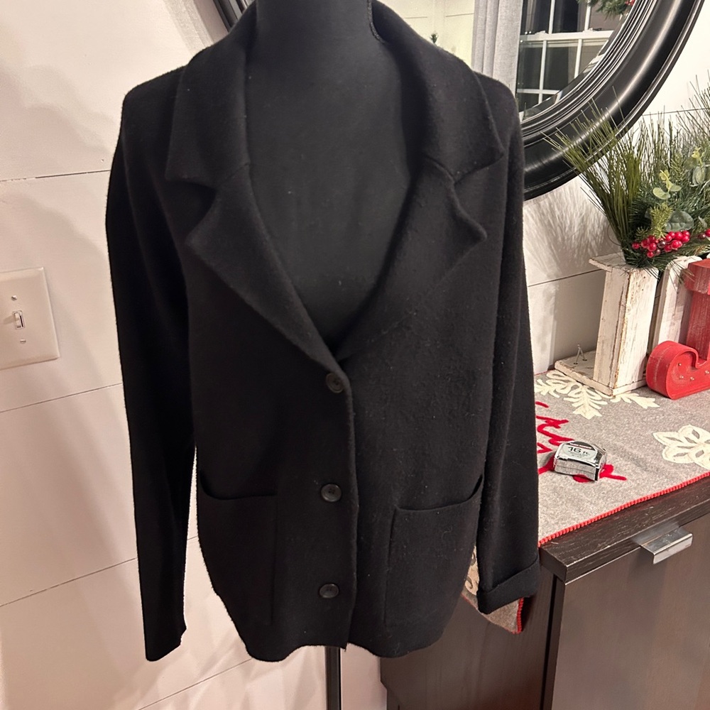 TAHARI  3 button sweater blazer/jacket. Have only worn a few times.